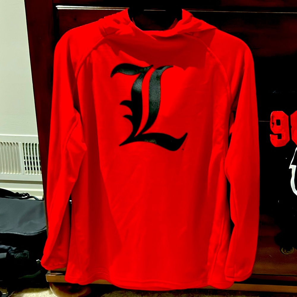 University of Louisville fan wanting to share the love hoodie, long shirt unisex